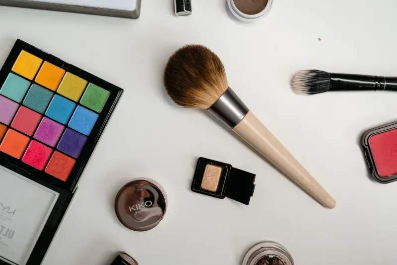 Maquillage événementiel : créer un look élégant et durable