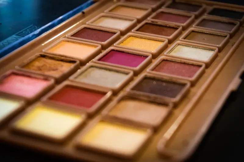 Cours d'auto-maquillage personnalisés